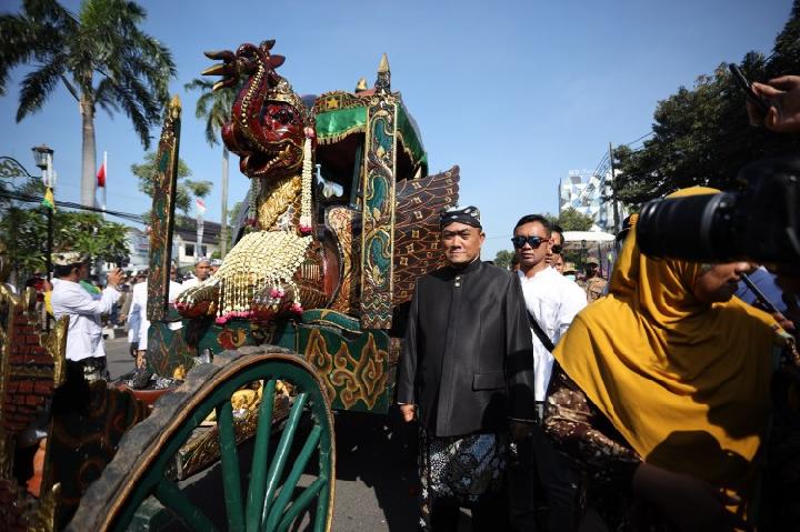 Kirab Ziarah, Jalan Kaki dari Balai Kota Cirebon ke Gunung Jati