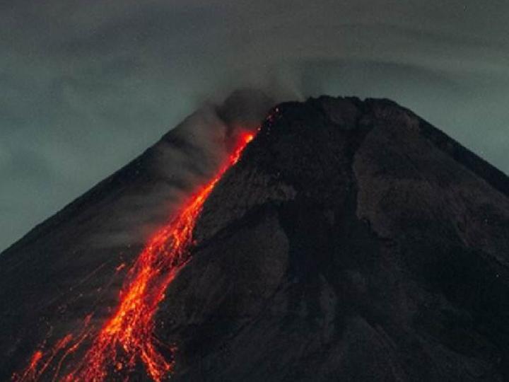 Infografis: 10 Gunung Tertinggi di Indonesia