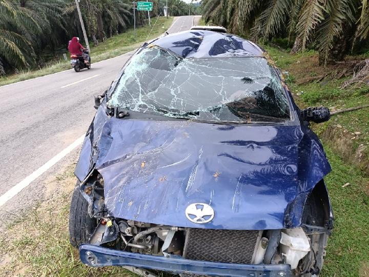 Melaju dengan Kecepatan Tinggi, Minibus Kecelakaan Tunggal di Mateng