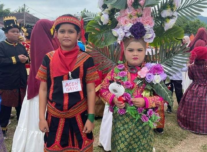 Ribuan Pelajar Meriahkan Karnaval HUT ke-77 RI di Aceh Barat Daya