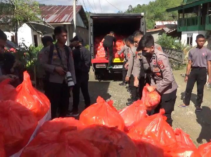 Polda Sulbar Dirikan Dapur Umum di Aralle Mamasa