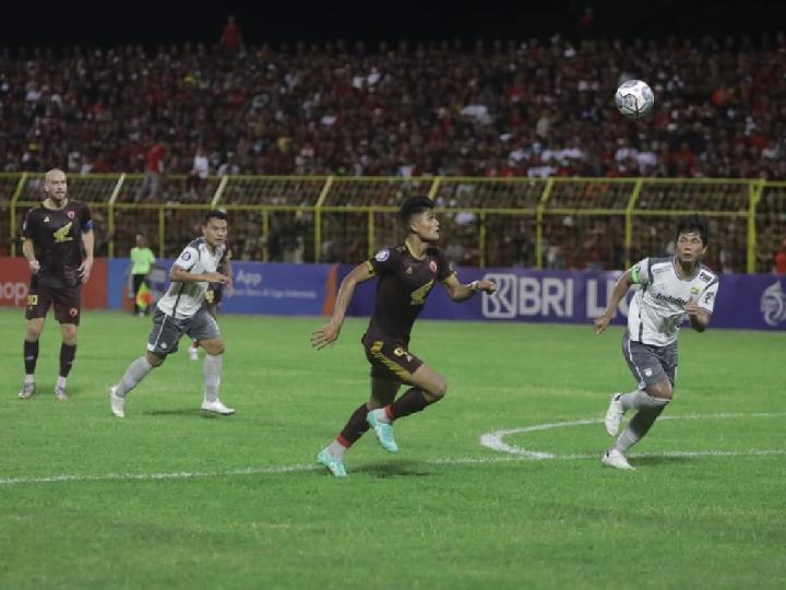 Dibantai PSM, Debut Mengecewakan Luis Mila di Persib Bandung