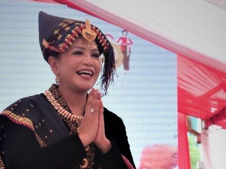 Pakaian Khas Pakpak Tampil di Parade dan Gebyar Berkebaya Nusantara