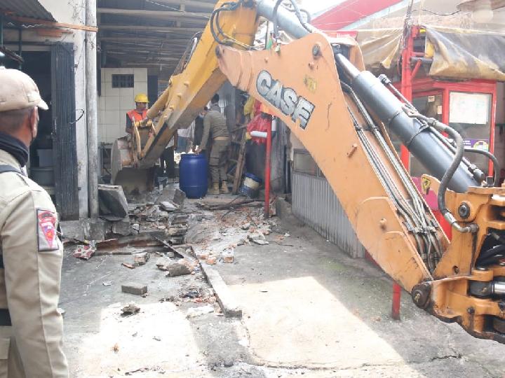 Pemko Medan Bongkar Bangunan Rumah Makan, Ini Penyebabnya