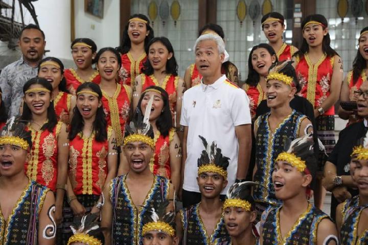 Temui Ganjar, Pelajar Ende NTT Nyanyikan Garuda Pancasila