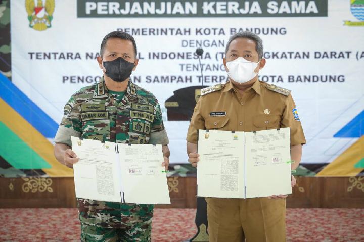 Pemkot Bandung dan TNI AD Teken Kerja Sama Pengelolaan Sampah Terpadu