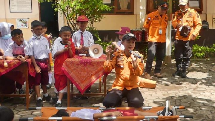 Belajar Selamatkan Diri Saat Gempa, Siswa SD di Temanggung Dilatih Simulasi Tanggap Bencana
