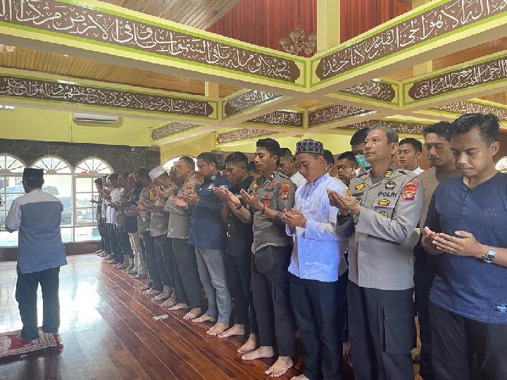 Doa Bersama Polresta Mamuju Mengenang Tragedi Kanjuruhan Malang