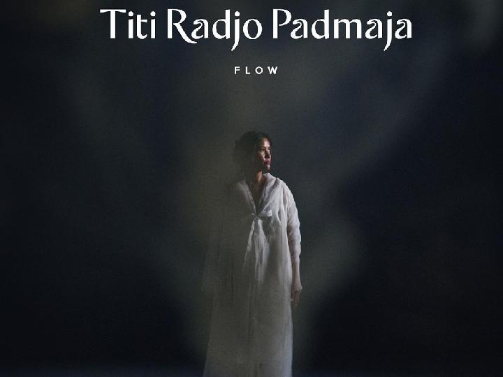 Titi Radjo Padmaja Curhat Soal Kepasrahan di Single Flow