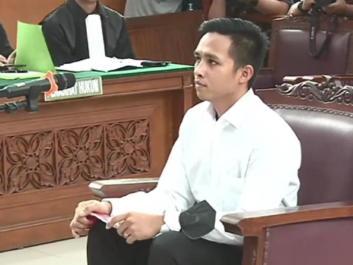 Richard Eliezer Dituntut 12 Tahun Penjara, Pengunjung Sidang Ricuh