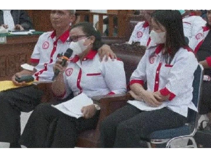 Ibu Brigadir J Menangis Depan Hakim: Anak Saya Sudah Terbunuh, Masih Selalu Difitnah