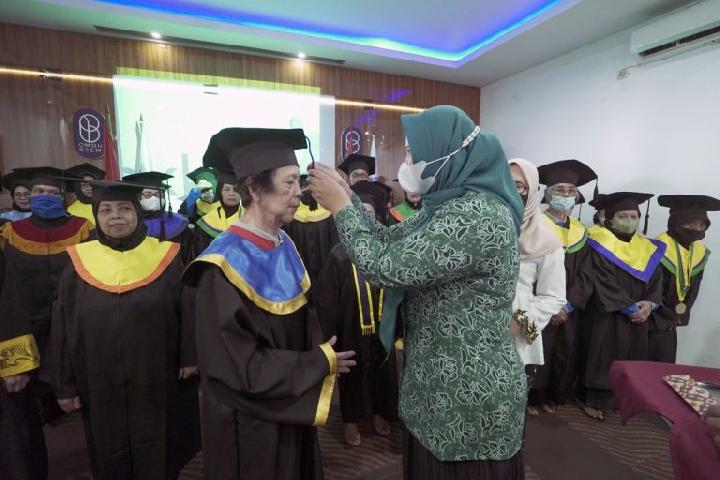 Boyolali Gelar Wisuda Sekolah Lansia, Diharap Lebih Mandiri dan Produktif