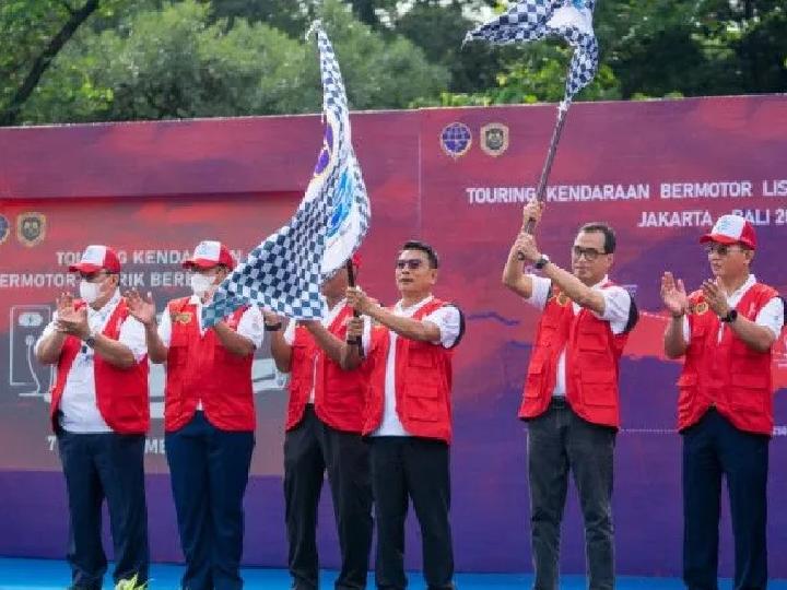 Moeldoko Sebut Pemerintah Terus Gelar Rapat Tentang Pengembangan Mobil Listrik