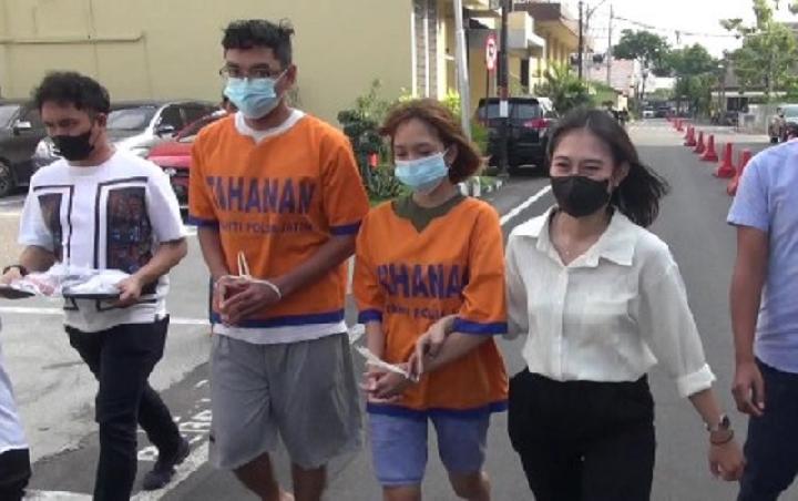 Koleksi Video Seks Perempuan Kebaya Merah, ada Tiga Lawan Satu