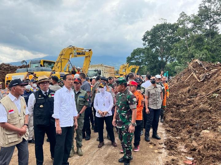 Presiden Jokowi ke Cianjur Ditemani Jenderal Dudung Abdurachman