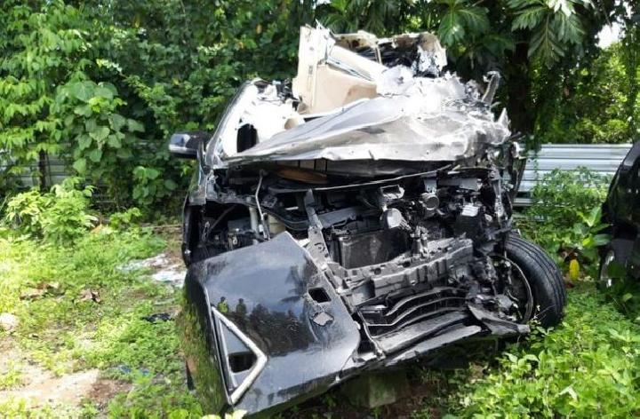 Alphard Tabrak Truk di Tol Semarang-Solo, Tiga Orang Meninggal Dunia