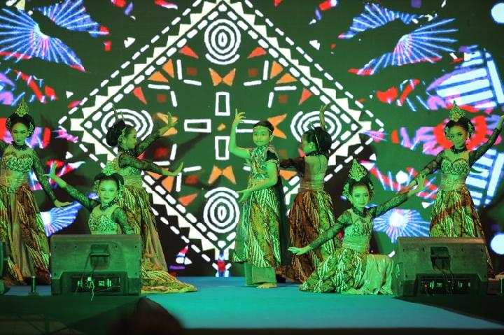Cirebon Batik Festival, Ajak Anak Muda Cintai Produk Indonesia