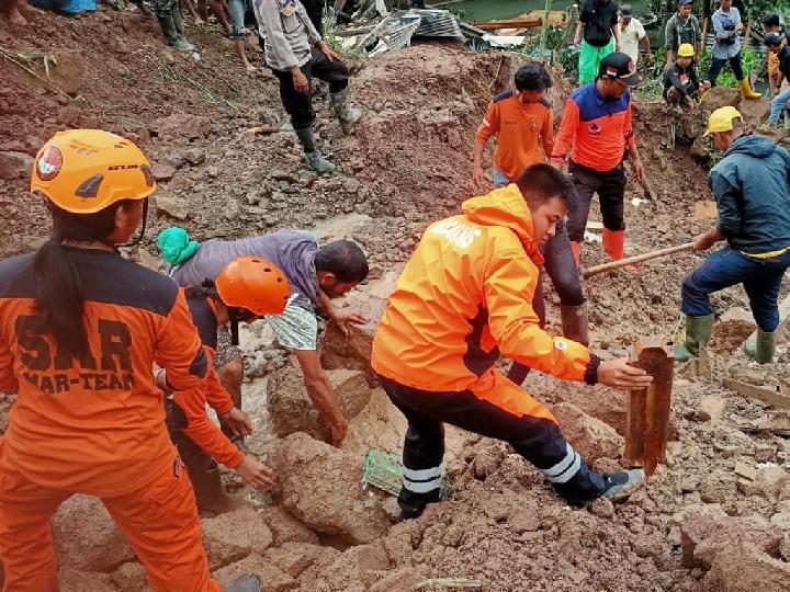Tim SAR Temukan Korban Terakhir Tanah Longsor di Kabupaten Gowa