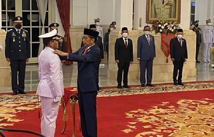 Presiden Resmi Melantik Muhammad Ali Sebagai KSAL