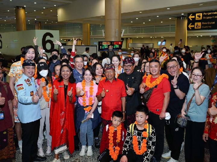 Sebanyak 210 Turis dari Tiongkok Mendarat di Bali