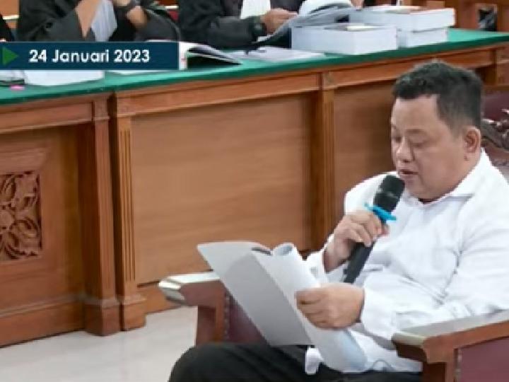 Minta Hakim Membebaskan Dirinya, Kuat Ma'ruf Mengaku Orang Bodoh