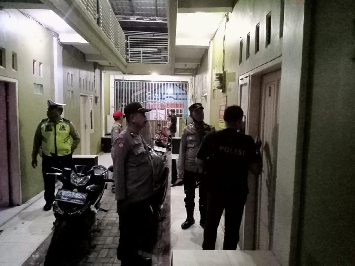 Razia Kos-Kosan, Polsek Polisi Indramayu Amankan Lima Pasangan Bukan Suami Istri