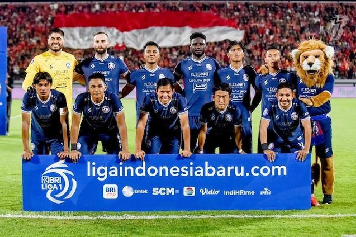 Tak Punya Stadion dan Tolak di Mana-mana, Arema FC Pertimbangkan Bubar