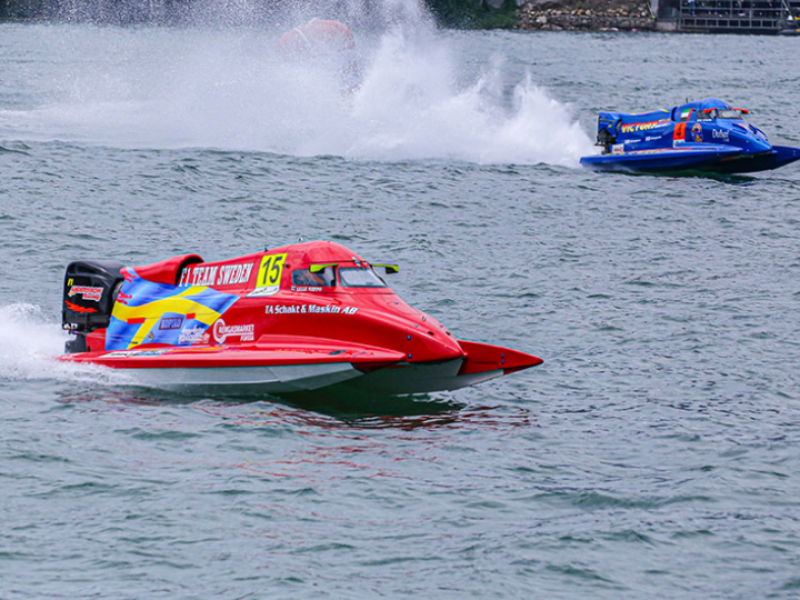 Babak Kualifikasi F1 Powerboat Ditunda, Angin Kencang di Danau Toba