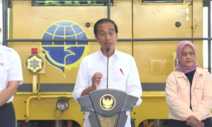 Presiden Jokowi Meresmikan Jalur Kereta Api Pertama di Sulawesi Selatan