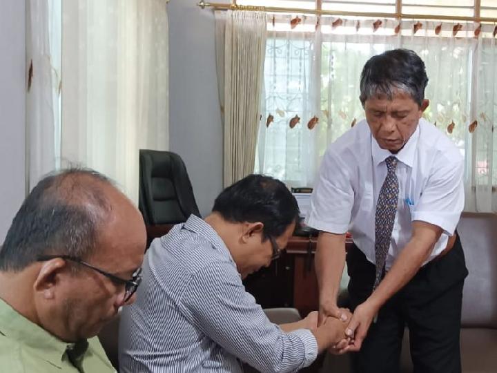 Ephorus HKI Doakan dan Berangkatkan Bacalon DPD RI dari Sumut Pdt Penrad Siagian