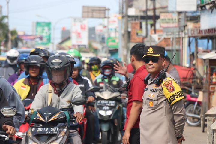 Pastikan Kelancaran Arus Kendaraan, Polresta Cirebon Terapkan Rekayasa Lalu Lintas Secara Situasional