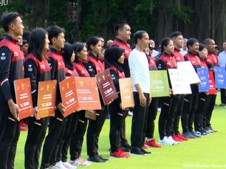 Atlet SEA Games 2023 Peraih Medali Dapat Bonus, Jokowi Pesan Jangan untuk Beli Mobil