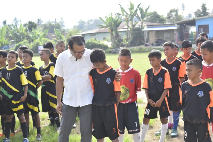 Perangi Narkoba, Pdt. Penrad Siagian Adakan Festival Sepak Bola U-14 se-Tanah Karo