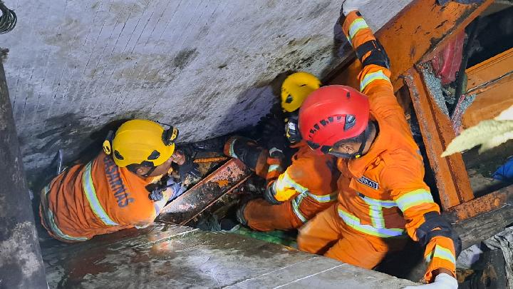 Terjepit Beton Berjam-jam, Seorang Pria di Mamuju Tewas