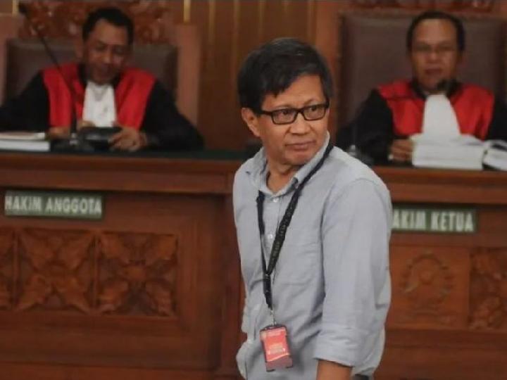Rocky Gerung Dilaporkan Relawan Jokowi ke Bareskrim, Laporannya Ditolak
