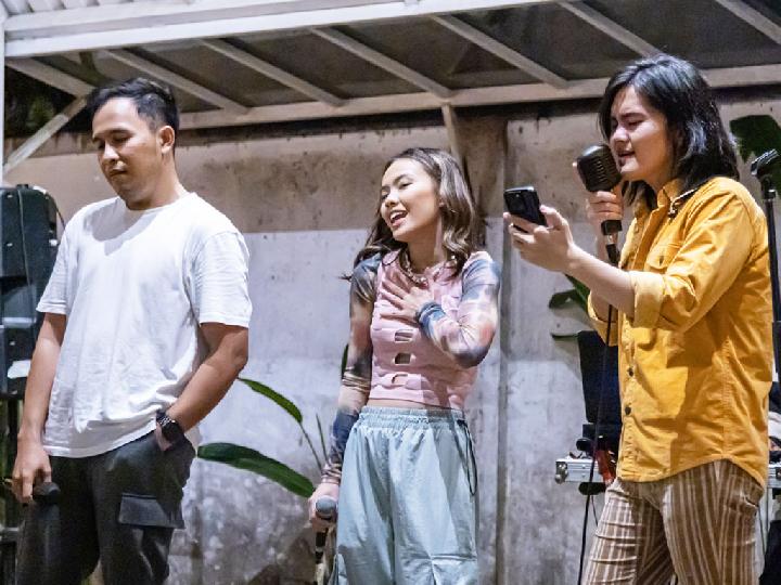 Axl Ramanda, Marsha Zulkarnaen dan TB Aji Jajakan Karya di Swag Event