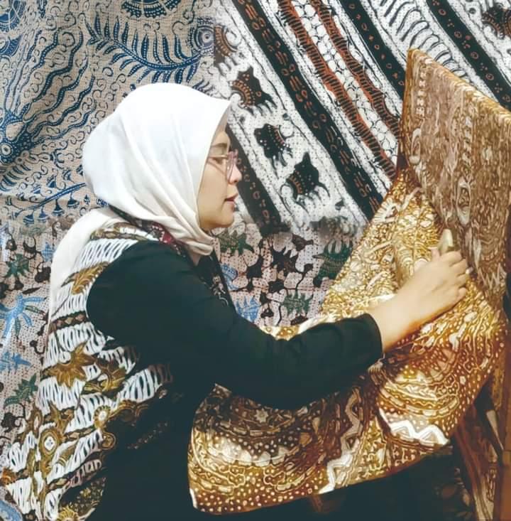 Luar Biasa! Bupati Nina Agustina Pelopor Kebangkitan Batik Indramayu Go Internasional