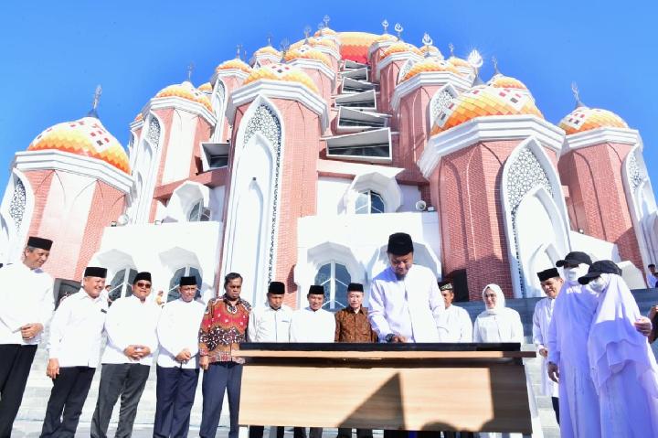 Masjid 99 Kubah, Ikon Baru Sulsel Diresmikan