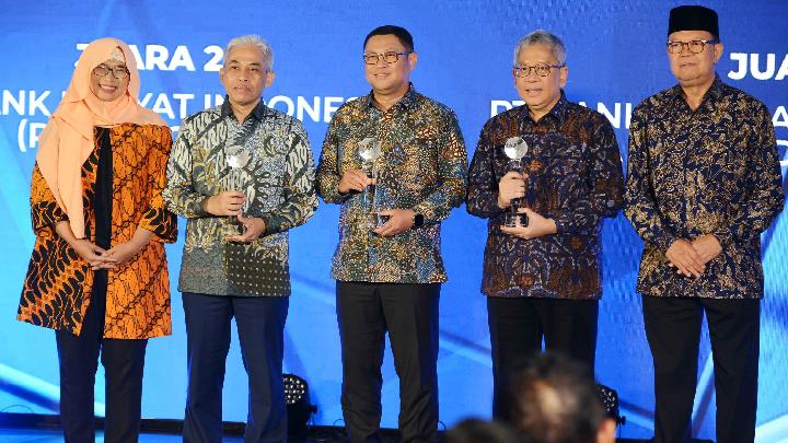 Bersama Himbara, BJBR Juara 3 ARA 2022 Kategori Perusahaan Go Publik Keuangan