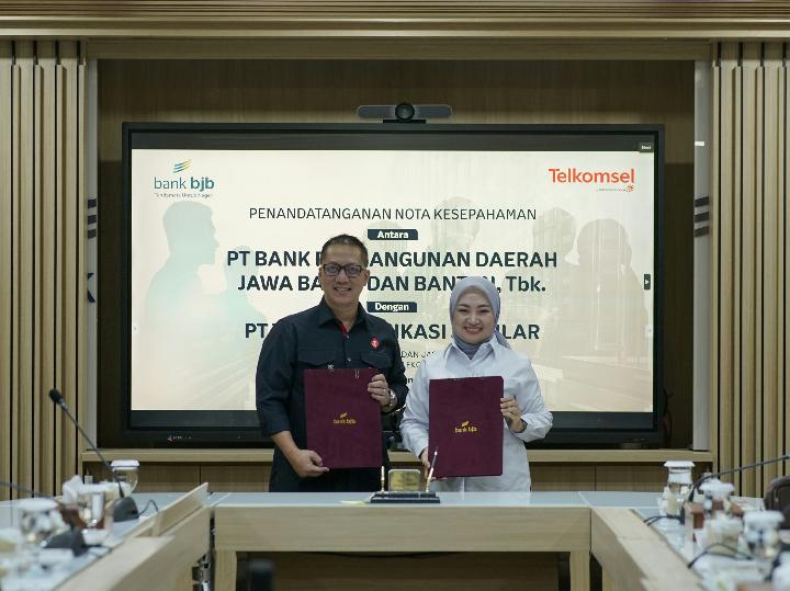 Tingkatkan Sinergi dan Kolaborasi, Bank Bjb dan Telkomsel Tandatangani MoU Kerjasama