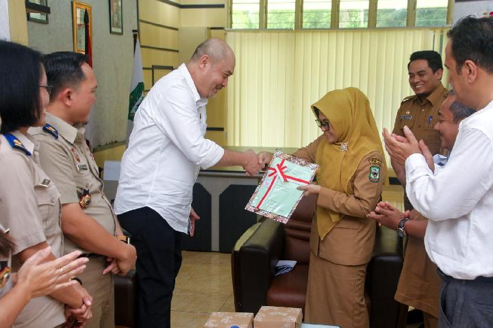 Wali Kota Siantar Hadiri Penyerahan Sertifikat Hak Kelola Tanah Pasar Horas