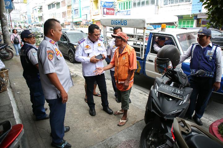 Dinas Perhubungan Beri Peringatan Keras ke Dua Juru Parkir Liar di Kota Siantar