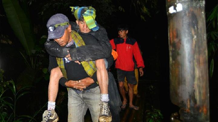 Gunung Marapi di Tanah Datar Meletus Dasyat