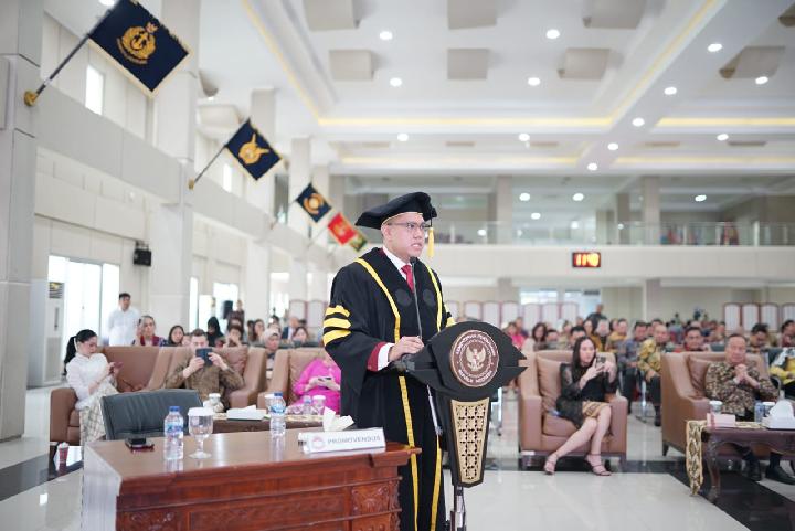 Dave Laksono Raih Gelar Doktor Ilmu Pertahanan dari Universitas Pertahanan RI