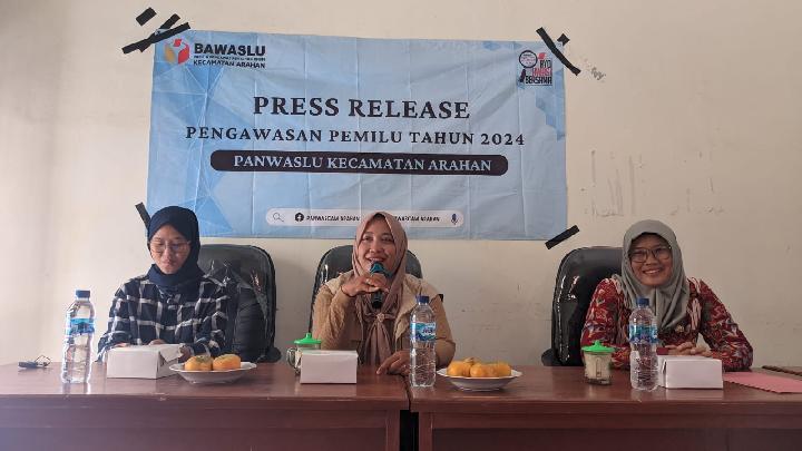 Panwaslucam Arahan Lakukan Proses Pengawasan Pengesetan dan Penyaluran Logistik Bilik Suara