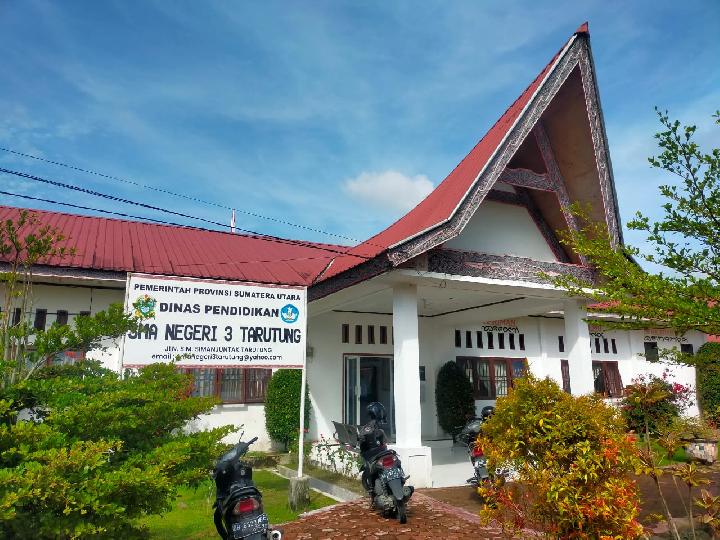 Pj Gubsu Diminta Tempatkan Kepsek Kompetensi Teruji di SMAN 3 Tarutung