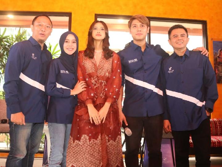 Kerja Bareng Leslar Records, Asila Maila Rilis Single Menanti Waktu Ciptaan Rizky Billar