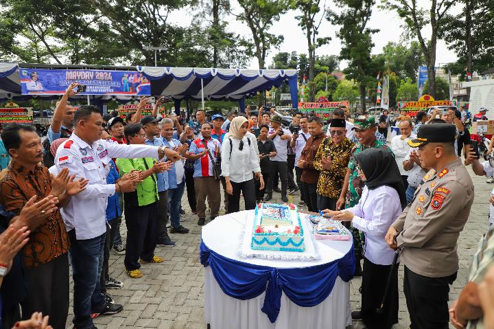 Peringati Hari Buruh, Pemko Pematangsiantar Gelar Pawai