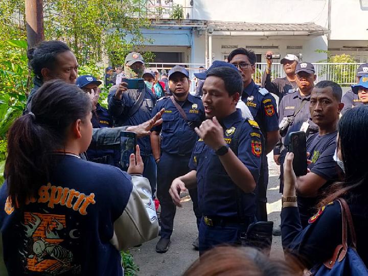 Eksekusi Pengosongan Rumah di Komplek Bea Cukai Diwarnai Kericuhan