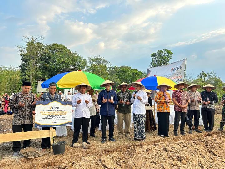 Hadiri Peletakan Batu Pertama Masjid Suluk Mizani, Maman: Pusat Edukasi dan Ekonomi Umat